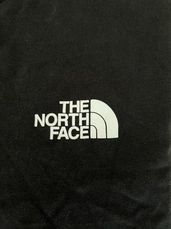 T-shirt noir imprimé tendance - photo numéro 2