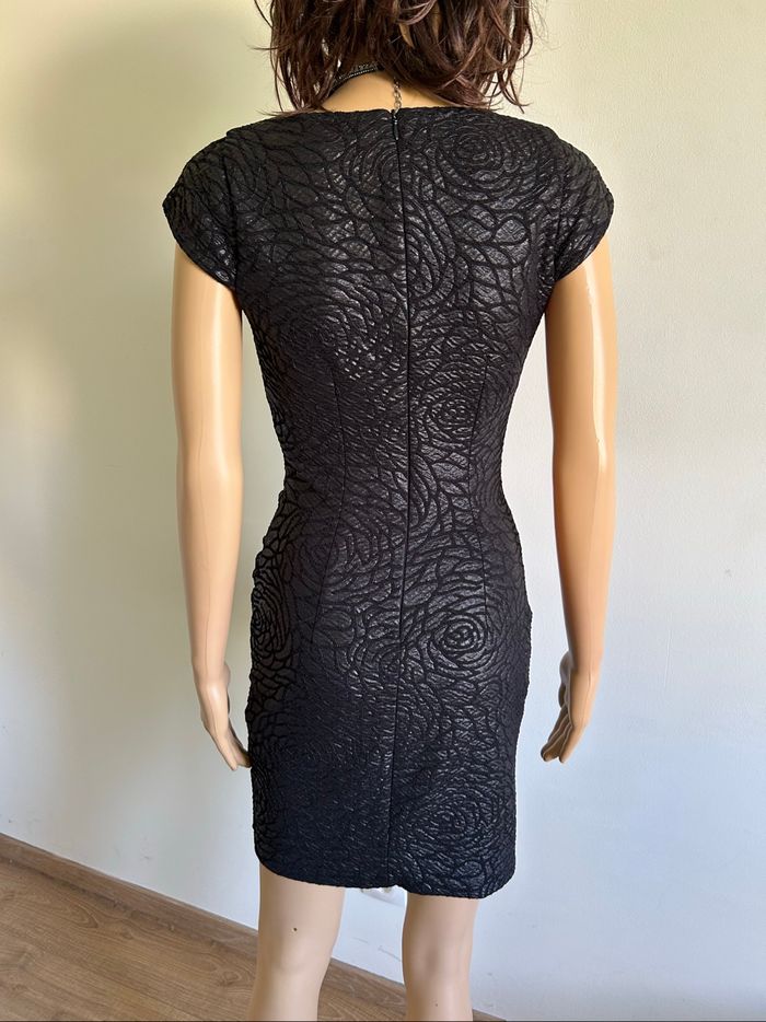 Robe noire à manches courtes Rinascimento taille S jamais portée - photo numéro 5