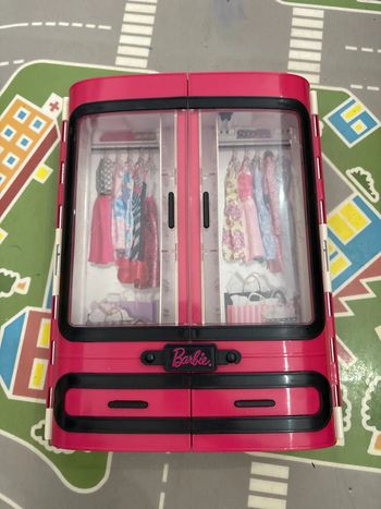 Armoire Barbie