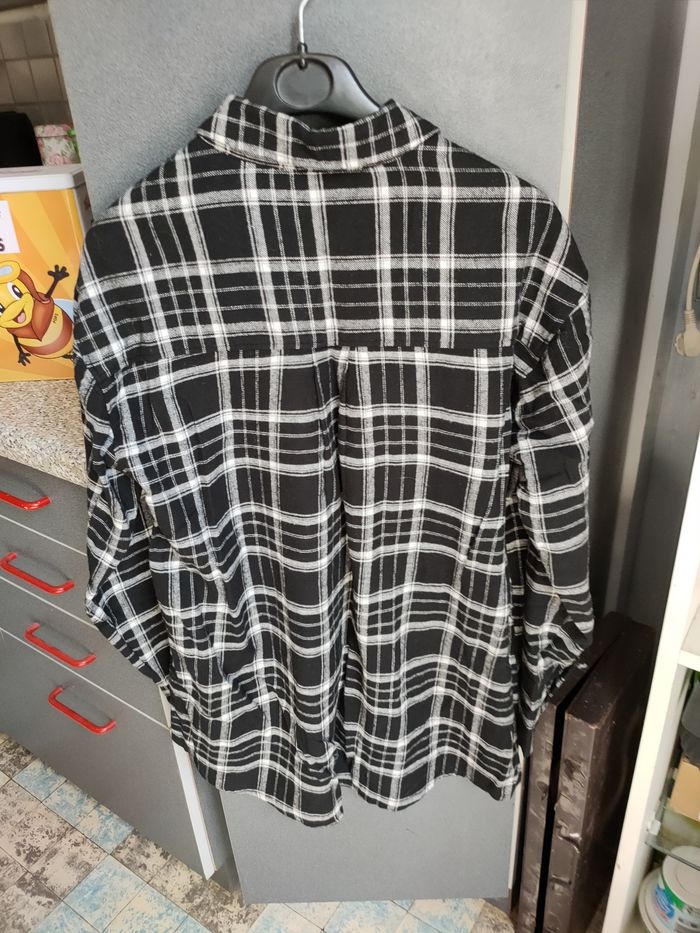 Chemise, liquette et son pull - photo numéro 3