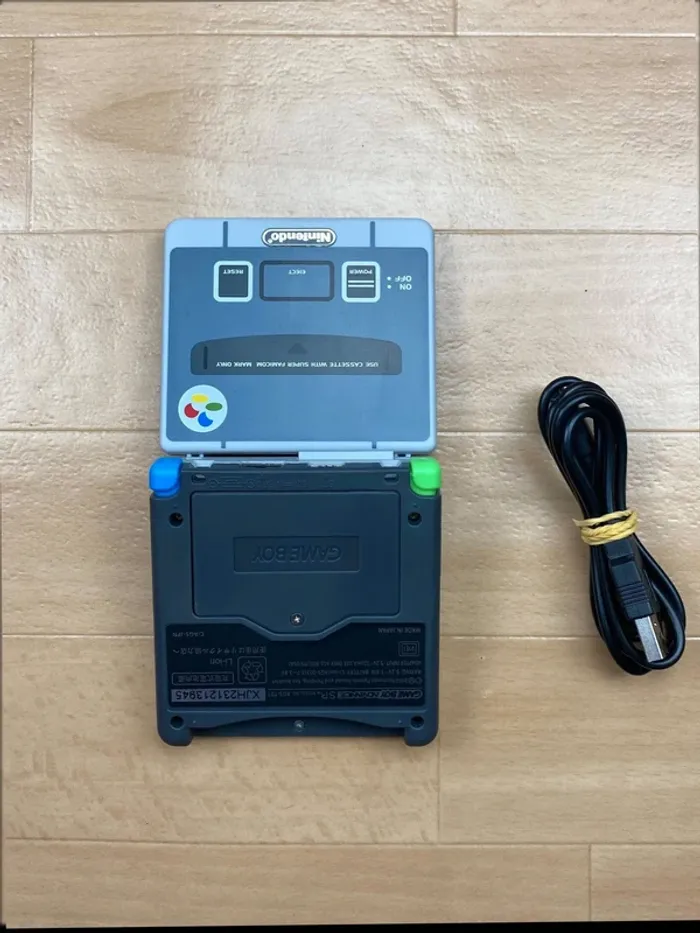 Nintendo Game Boy Advance SP - Super Famicom - Très bon état - Envoi Rapide - Garantie 6 Mois - photo numéro 4