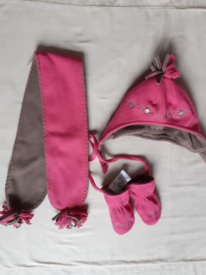 Bonnet écharpe moufles 6-12 mois