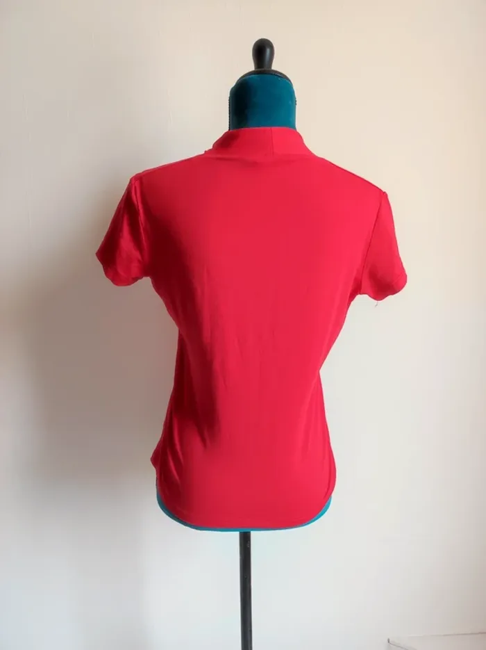 Tee shirt rouge - photo numéro 2