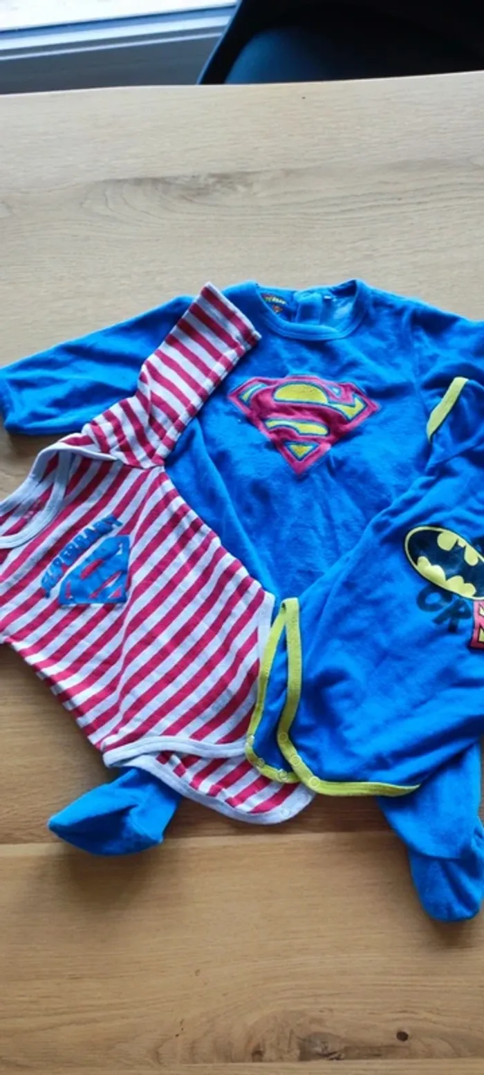 Lot superman 6 mois