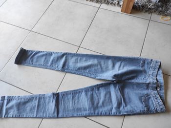 Jegging neuf 13-14ans