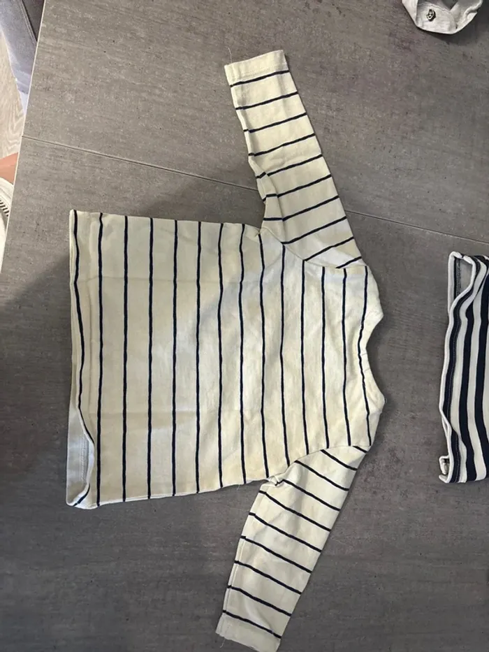 Lot 2 tee shirts manches longues - photo numéro 3