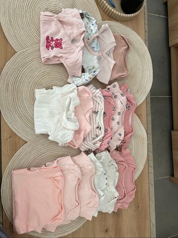 Lot vêtements bébé fille