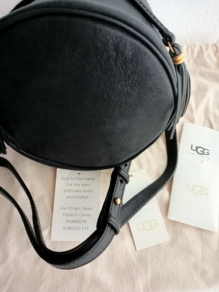 UGG sac noir en peau véritable. - photo numéro 3