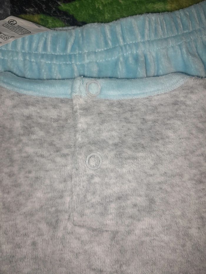 Pyjama 12 mois 👧 - photo numéro 3