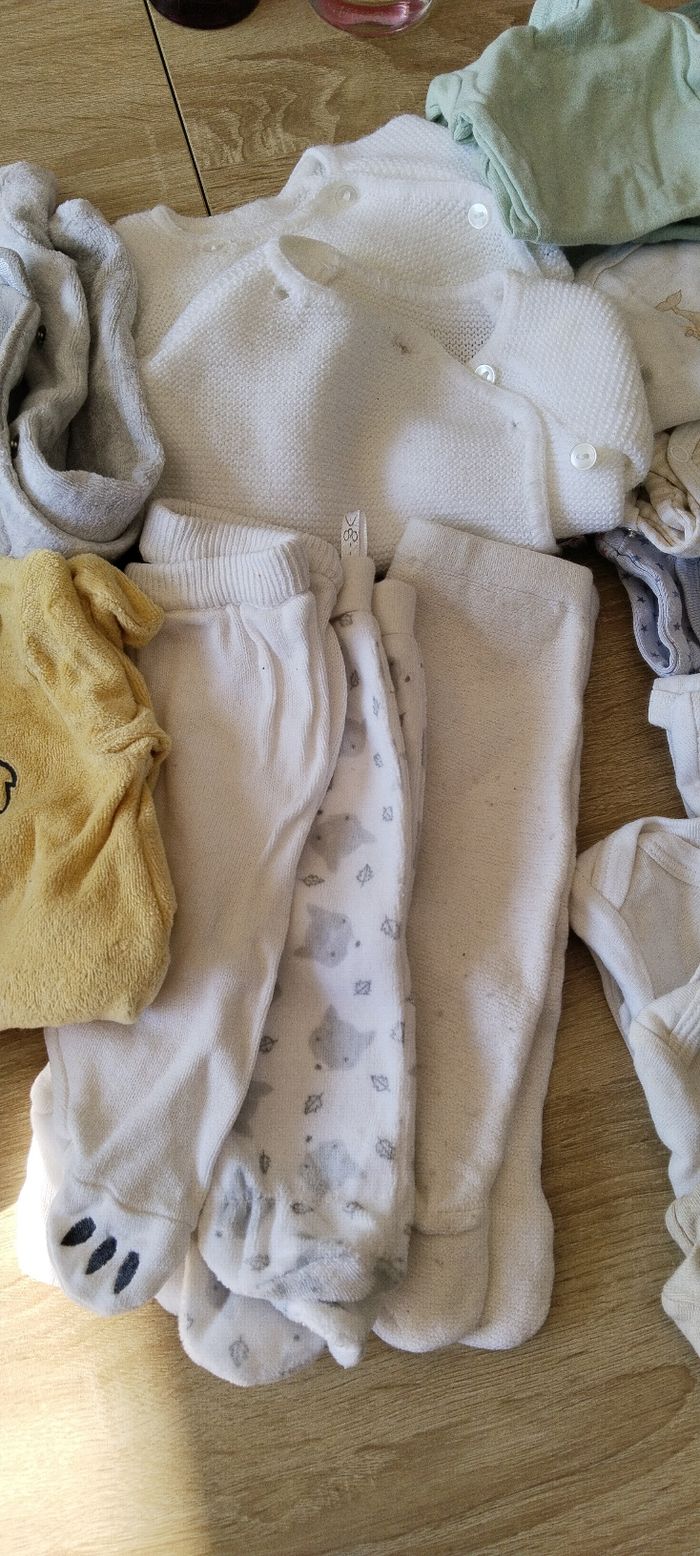 Lot vêtements bébé naissance - photo numéro 3