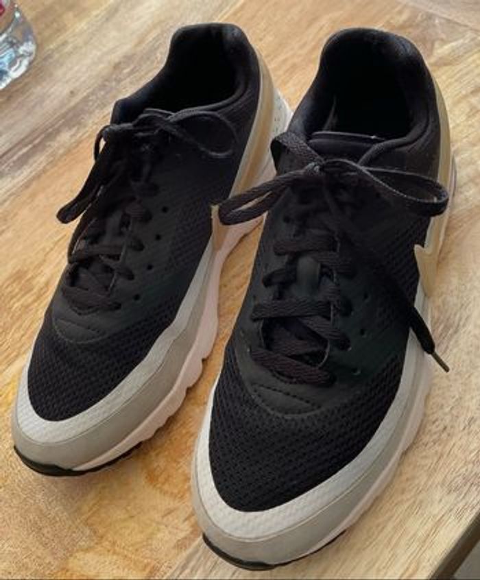 Basket Nike Femme Taille 36,5 Air Max Nike