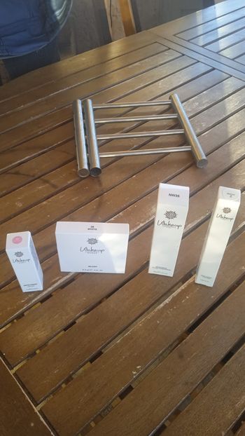 Lot de 4 cosmétiques Wake Up Rouge, Blush, Eyeliner et crème