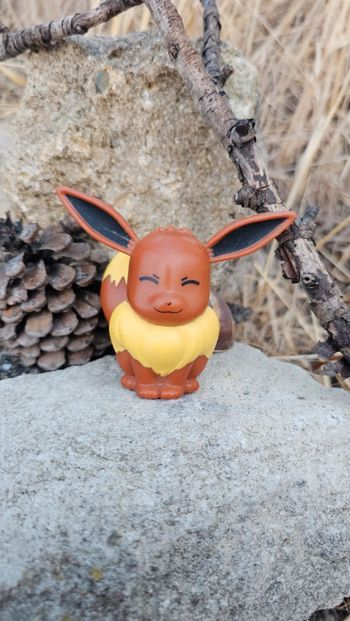 Super figurine Pokemon Nintendo macdo Évoli