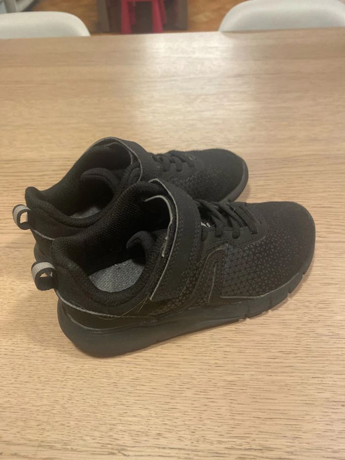 Baskets Décathlon pointure 30 - photo numéro 2