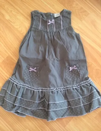 Robe en très bon état 2 ans