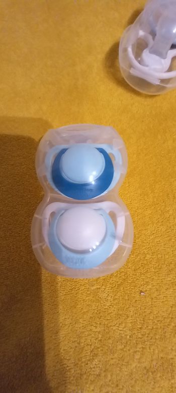Lot tétine Nuk 0-2 moi