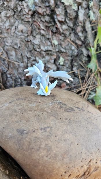 Super figurine Pokemon Nintendo tomy Kyurem