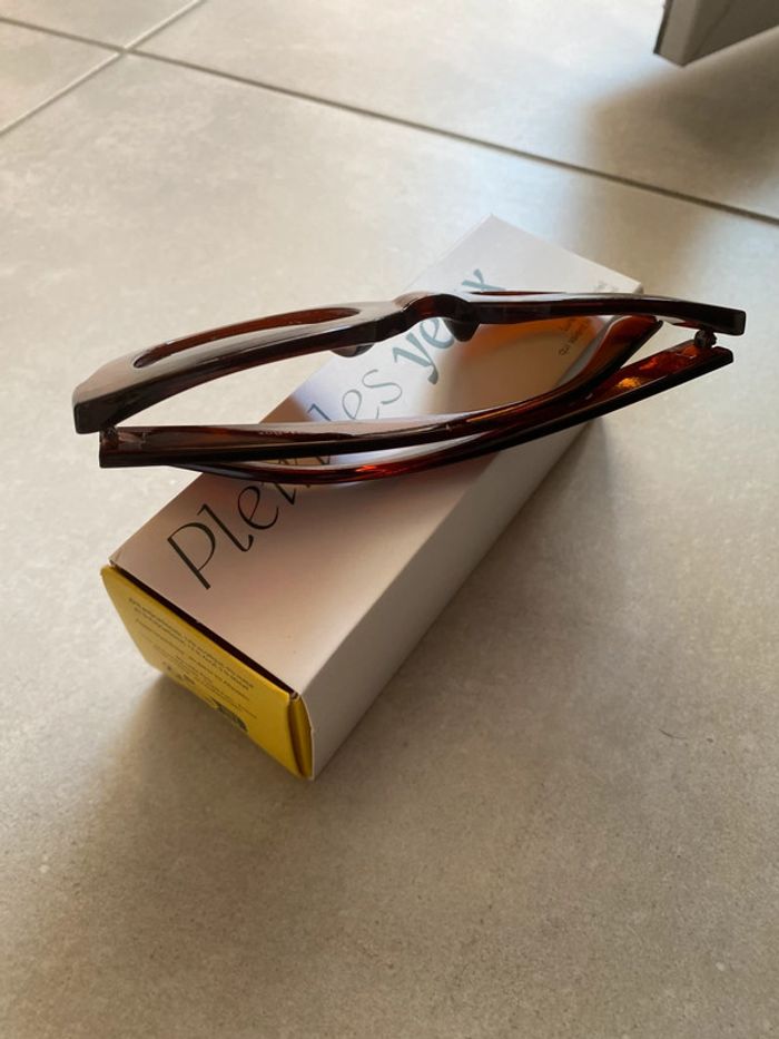Lunette de soleil - photo numéro 3