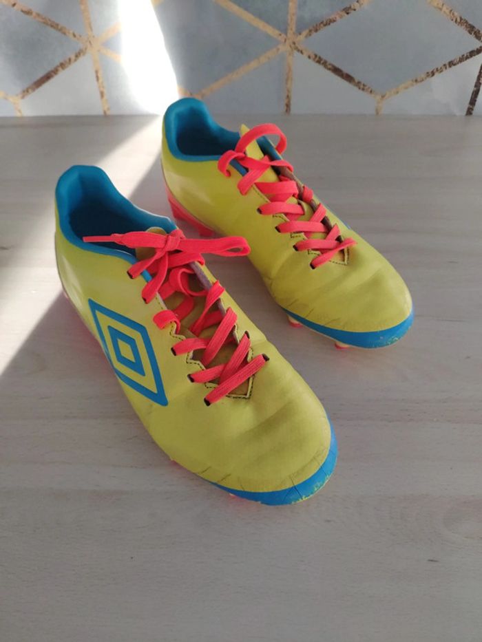 Chaussures de football à crampons taille 37.5 Umbro Velocita club