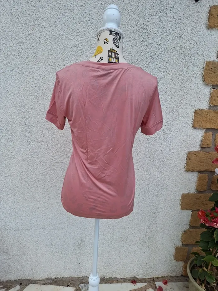 Tee-shirt rose - photo numéro 2
