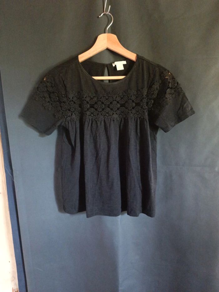 Tee-shirt court