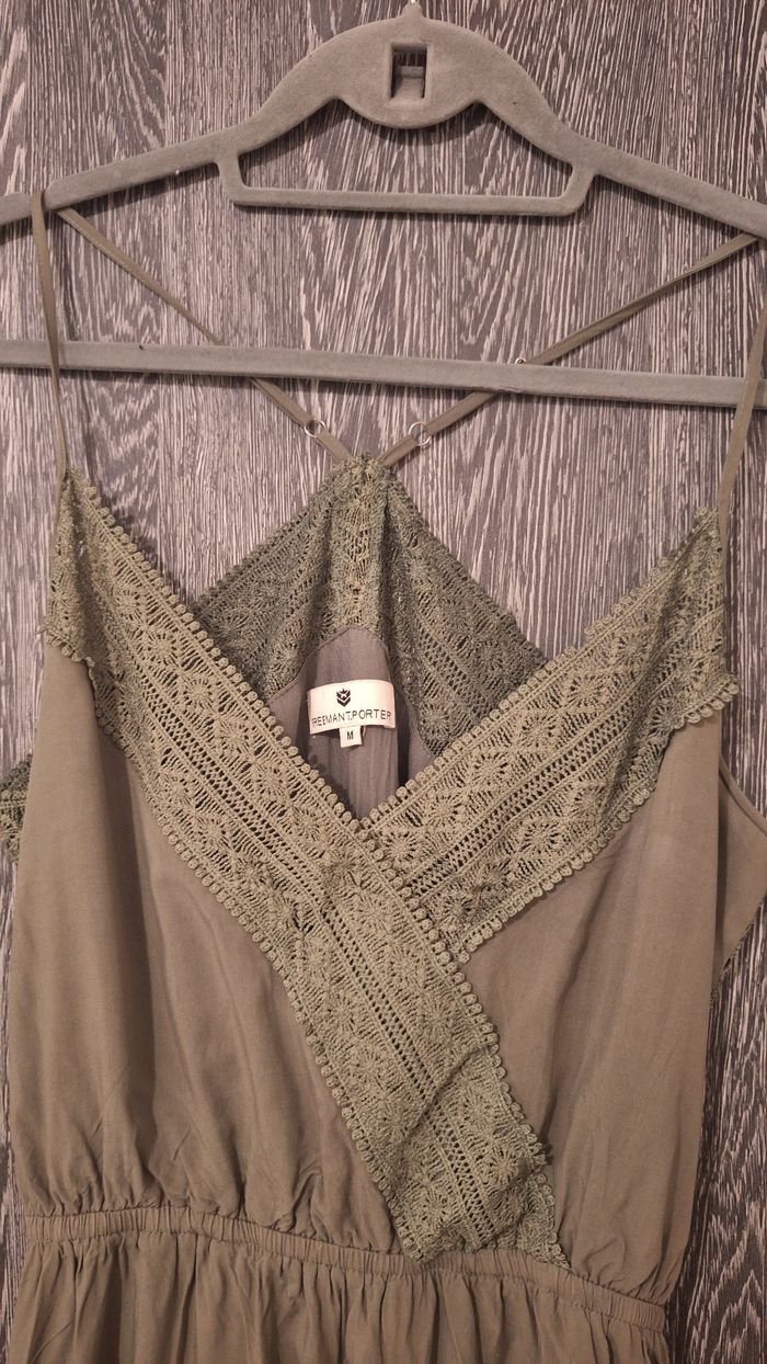 Robe longue bohème à bretelles fines kaki - photo numéro 5