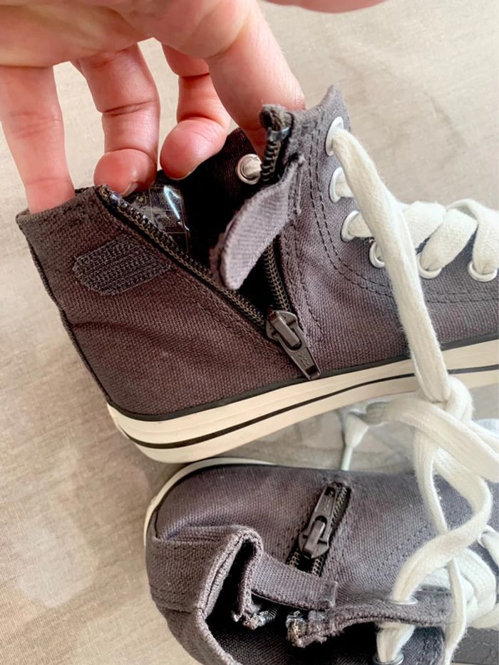 Basket en toile enfant avec fermeture facile sur le côté - photo numéro 4