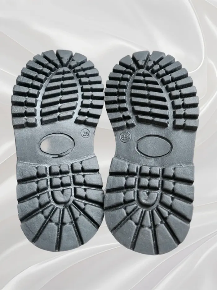 Bottines à scratch garçon pointure 25 - photo numéro 5