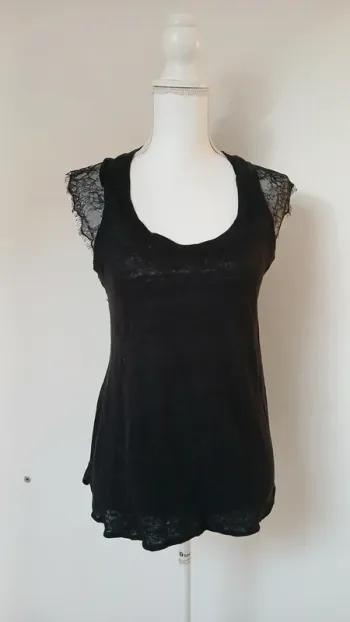 Top noir dentelle Made In france