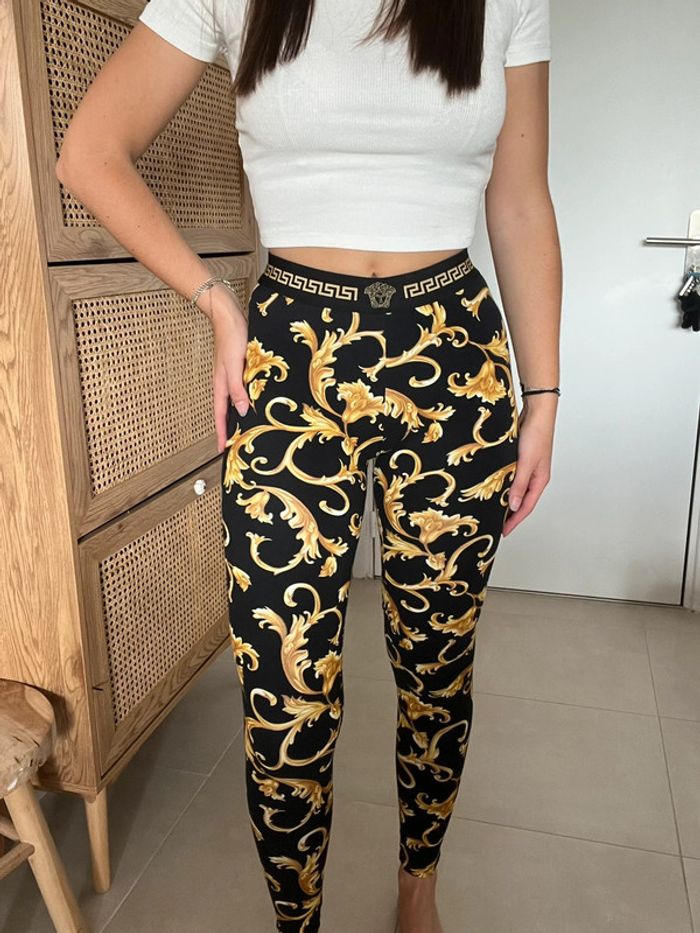 Legging noir et jaune Versace - photo numéro 3