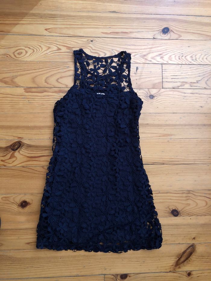 Superbe Robe Bleu marine Hollister en dentelles, XS/T0 neuve - photo numéro 2