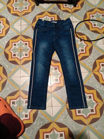 Jean slim gemo 5 ans genoux pas cleans