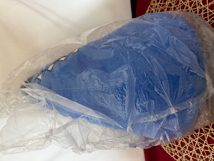 coussin doudou loup bleu non déballé - photo numéro 4