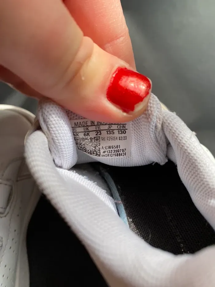 Baskets roses Adidas taille 23 - photo numéro 6
