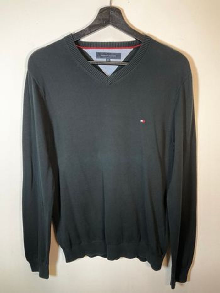 Pull col V noir pour homme Tommy Hilfiger taille M 596