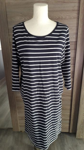 Robe rayures marines et blanches
