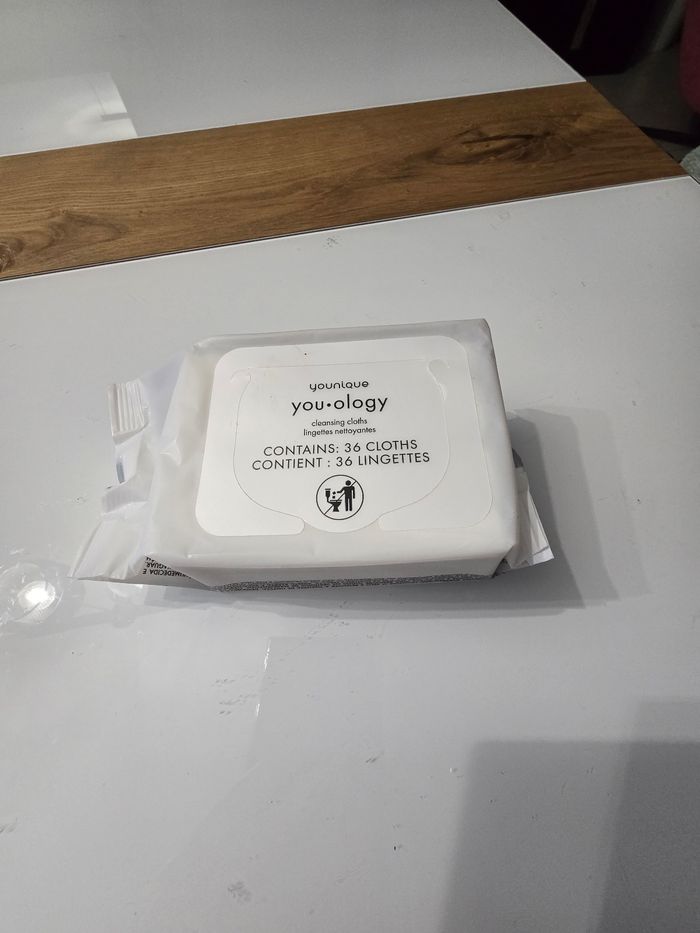 Lingettes nettoyantes Younique neuves