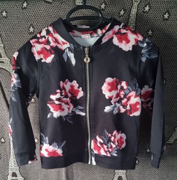 Gilet zippé à fleurs 10-11ans
