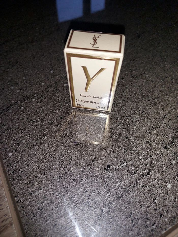 Miniature eau de toilette 7,5ml yves Saint Laurent neuve - photo numéro 1