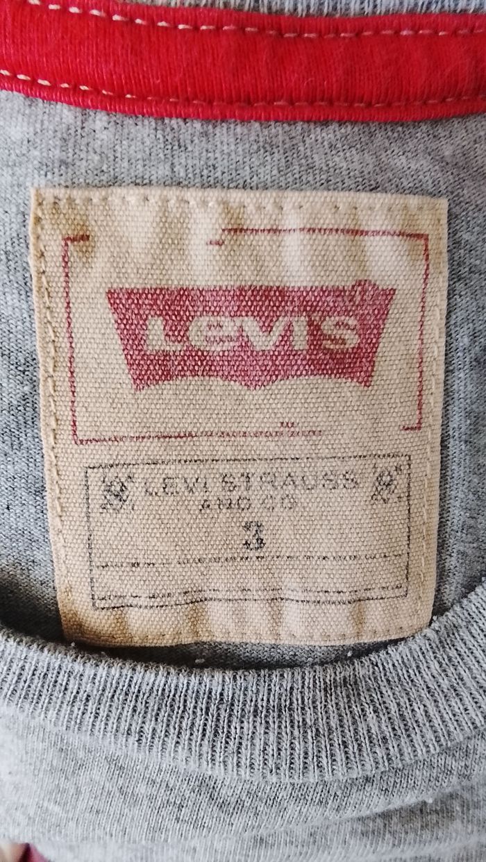 Tee-shirt  manches courtes gris logo rouge taille 3 ans levis - photo numéro 3