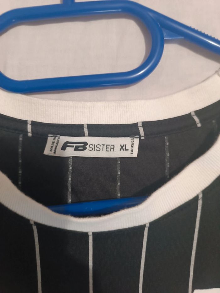 Tee-shirt taille XL - photo numéro 2