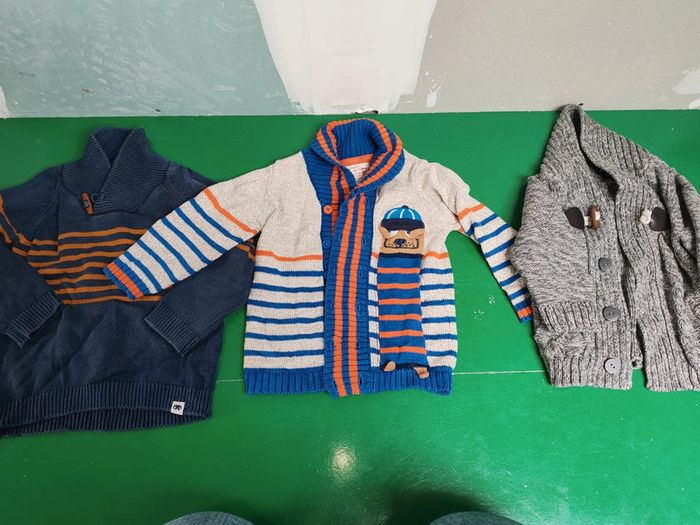 Lot de 2 gilet et 1 pull 23 mois