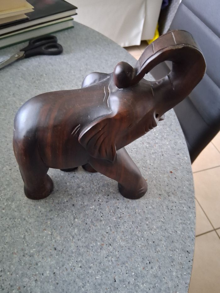 Éléphant africain enbois marron - photo numéro 2