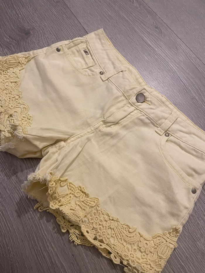 Short jaune pastel T36 – dentelle bohème, été, vacances - photo numéro 5