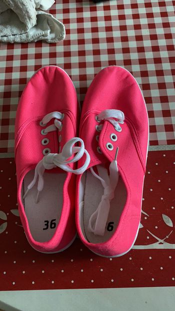 Chaussures tennis neuves rose