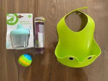 Lot 4 accessoires repas pour bébé 