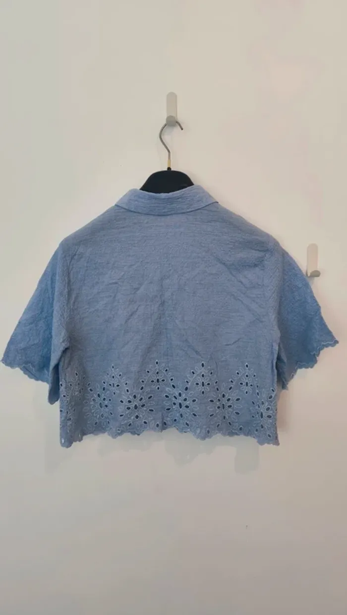 Chemise crop top bleue broderie anglaise - photo numéro 5