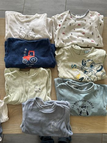 Lot de 7 pyjamas garçon en 18 mois