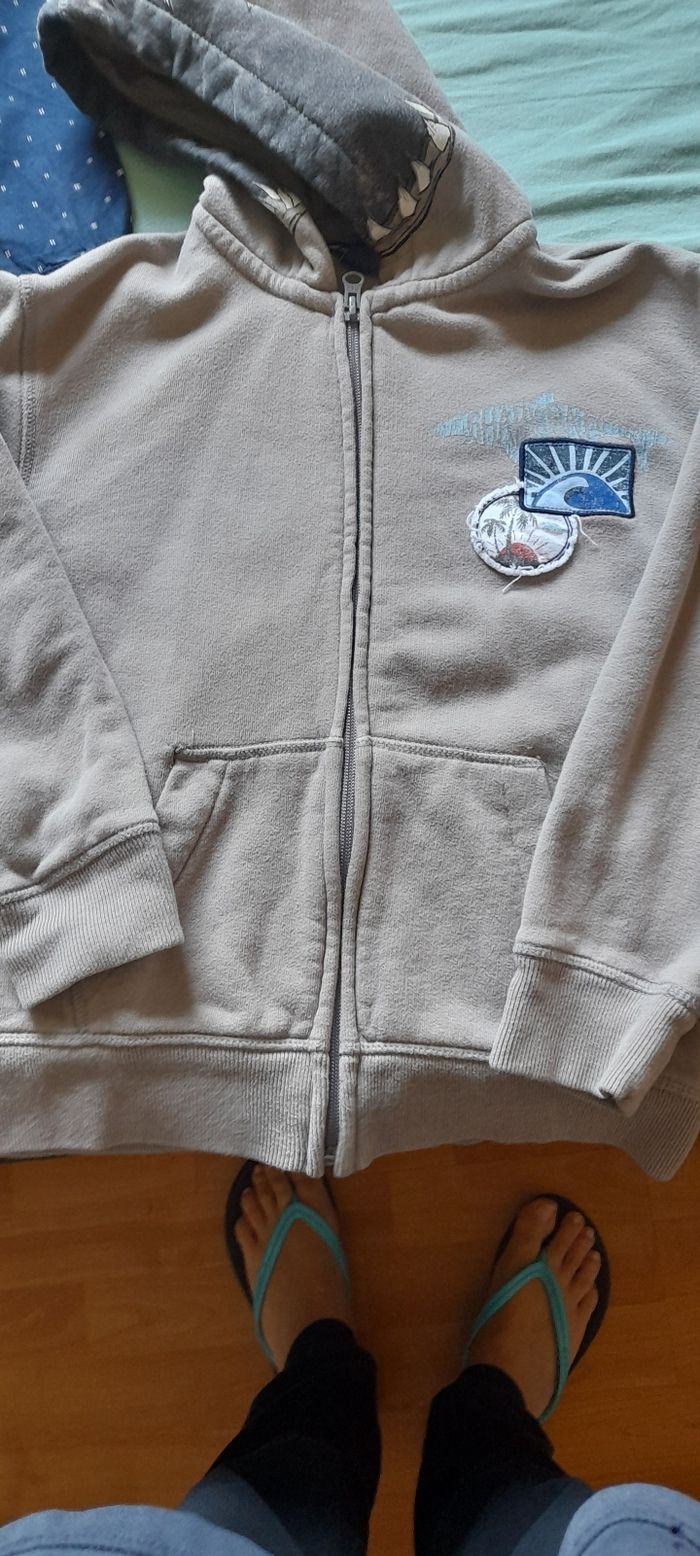 Veste capuche 6/7ans