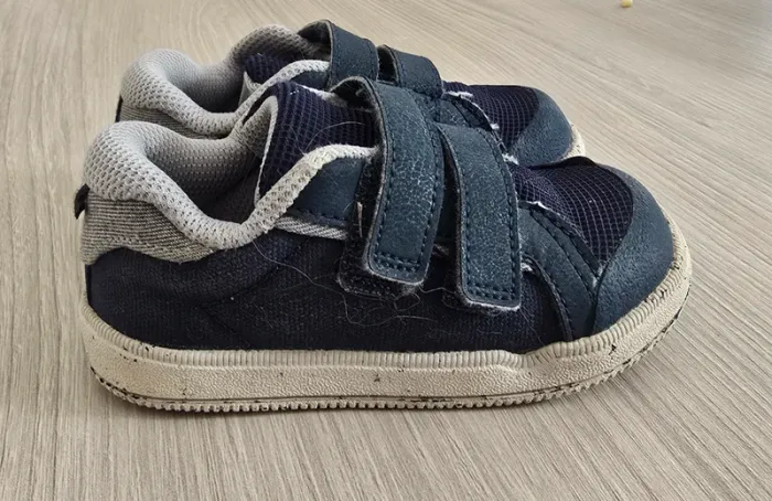 Baskets taille 23